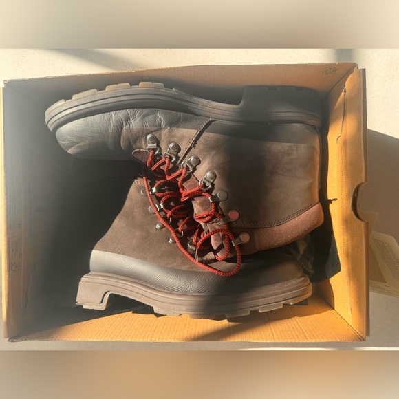 Like New: UGG MEN\'S BILTMORE HIKER, BROWN Size 8 (Box with tags) main image 7